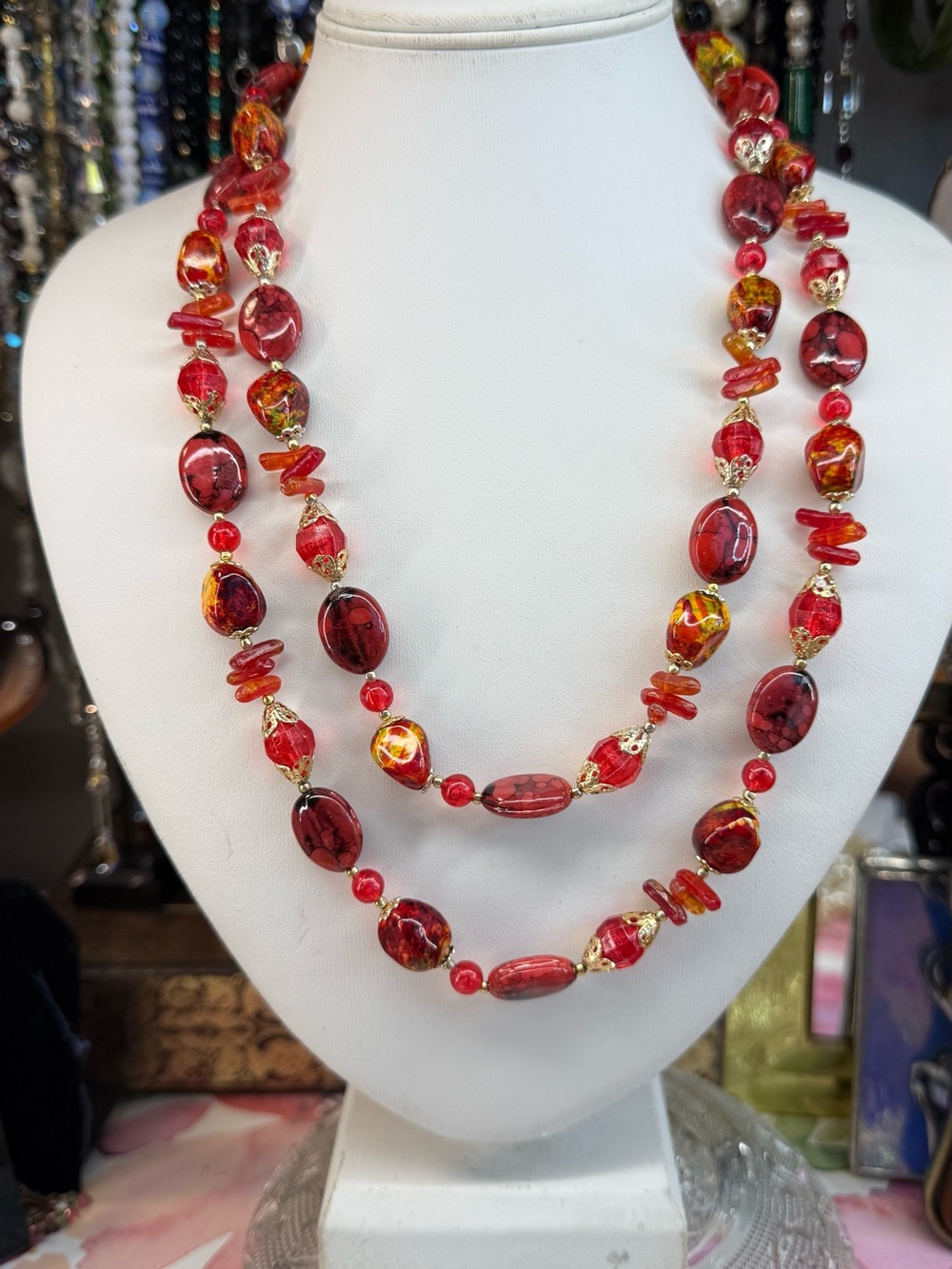 Vintage Hong Kong 🇭🇰 Red and Gold Multi-Bead Women’s Necklace